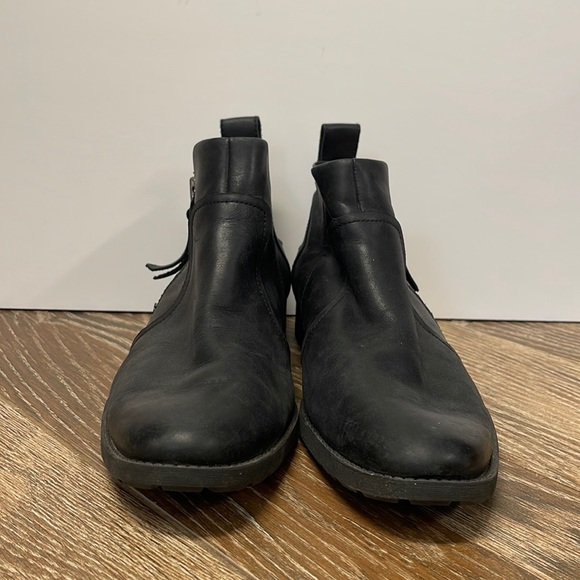 Ugg Leather Booties - Picture 4 of 5